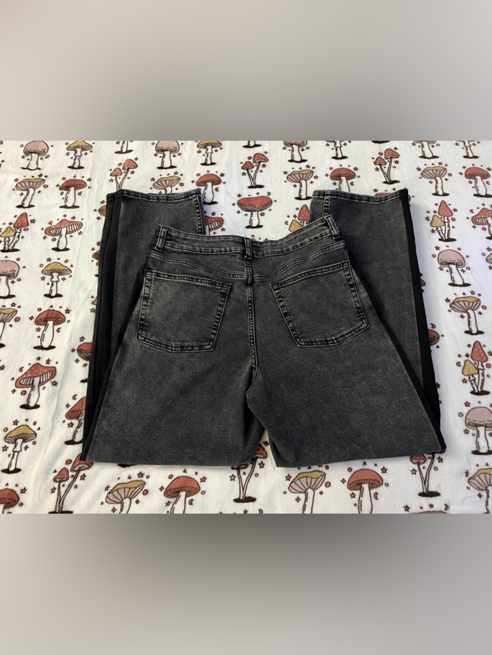 Time and Tru Women's Two-Tone Black and Gray Straight-Leg Jeans - Picture 2 of 3